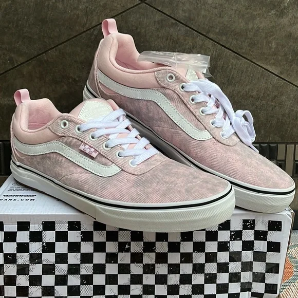 Vans WMNS Kyle Walker
Acid Denim Pink
VN0A5JIEPNK
Sneakers - Picture 6 of 16